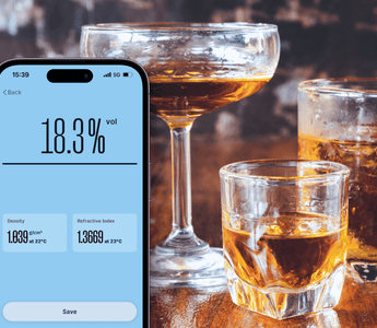 Determine the alcohol content of liqueur with the EasyDens & SmartRef Combo