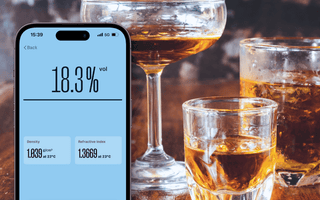 Determine the alcohol content of liqueur with the EasyDens & SmartRef Combo